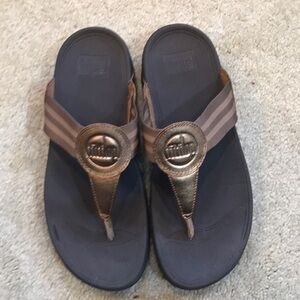 FitFlop Brown/Bronze Walkster Slip On Thong Sandals-Size 8